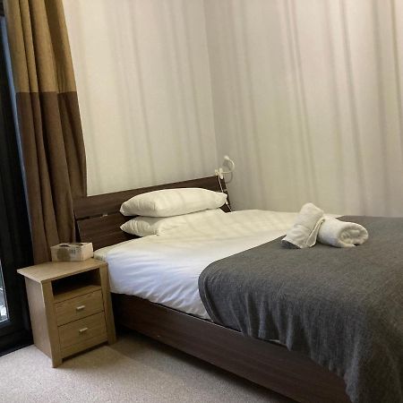 Cozy Private Room Londen Buitenkant foto