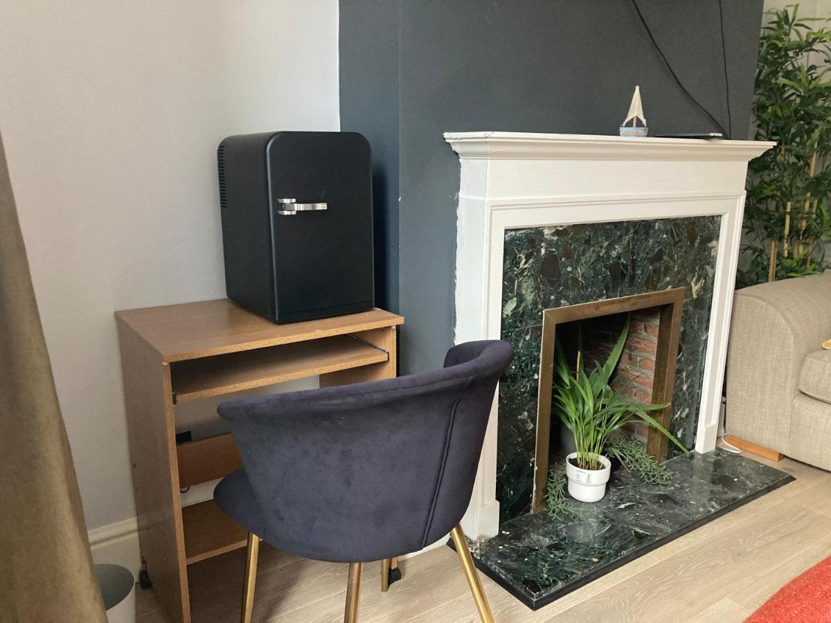 Cozy Private Room Londen Buitenkant foto