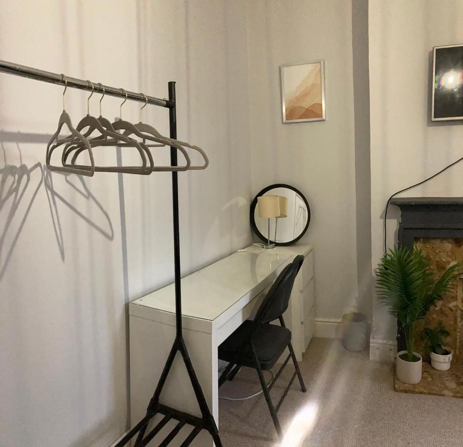 Cozy Private Room Londen Buitenkant foto